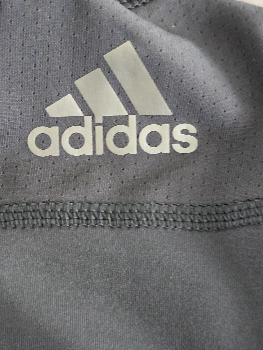 Adidas Tech Fit Compression Long Sleeve Size Medium - Picture 6 of 10